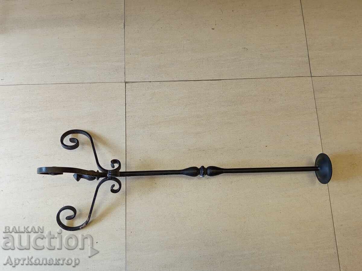 Sfeșnic înalt Vechi fier forjat Sfeșnic înalt Vechi fier forjat