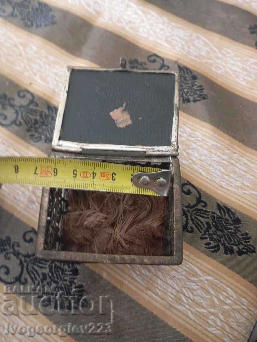 Cutie veche filigranată - 5 Cutie veche filigranată - 5