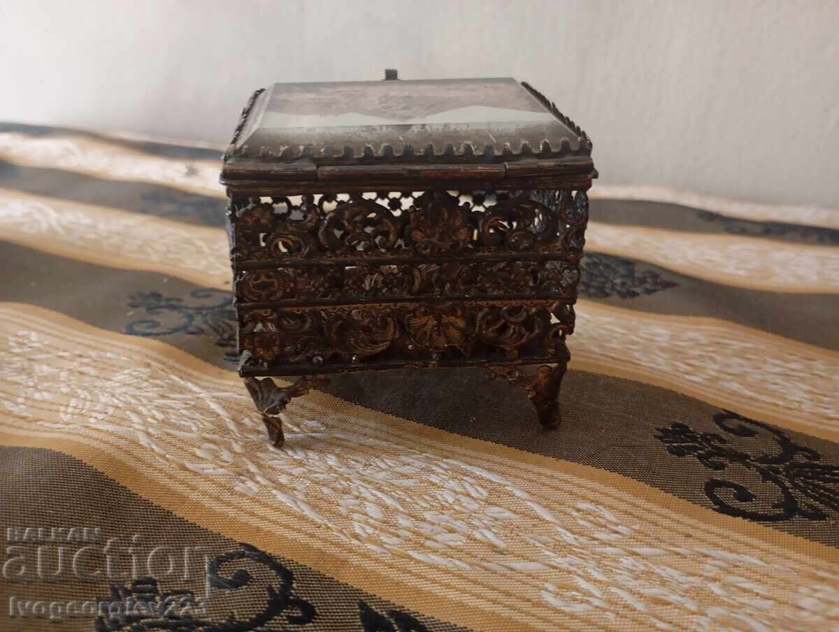 Cutie veche filigranată - 6 Cutie veche filigranată - 6