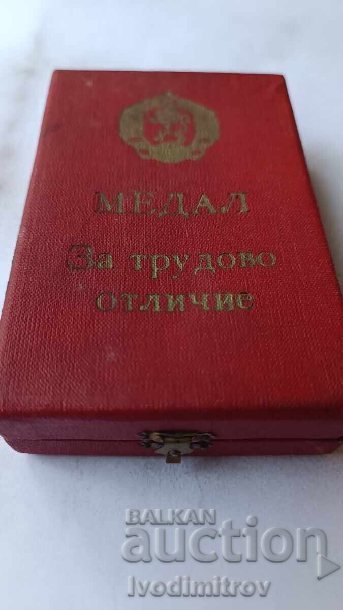 Licitație Medalie pentru distincția muncii