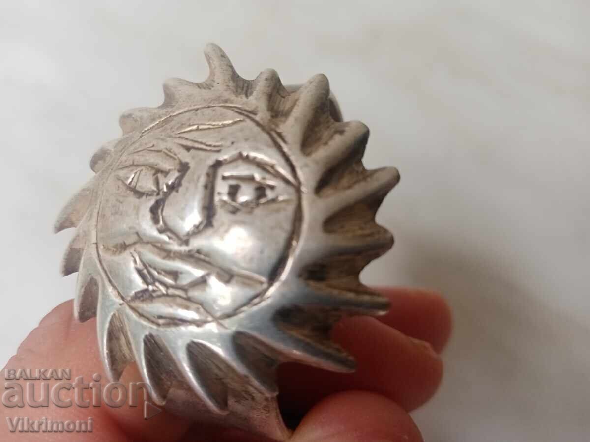 Revivalist, wrought, bracelet, ring, sachan (a type of container), bronze, for napkins Revivalist, wrought, bracelet, ring, sachan (a type of container), bronze, for napkins