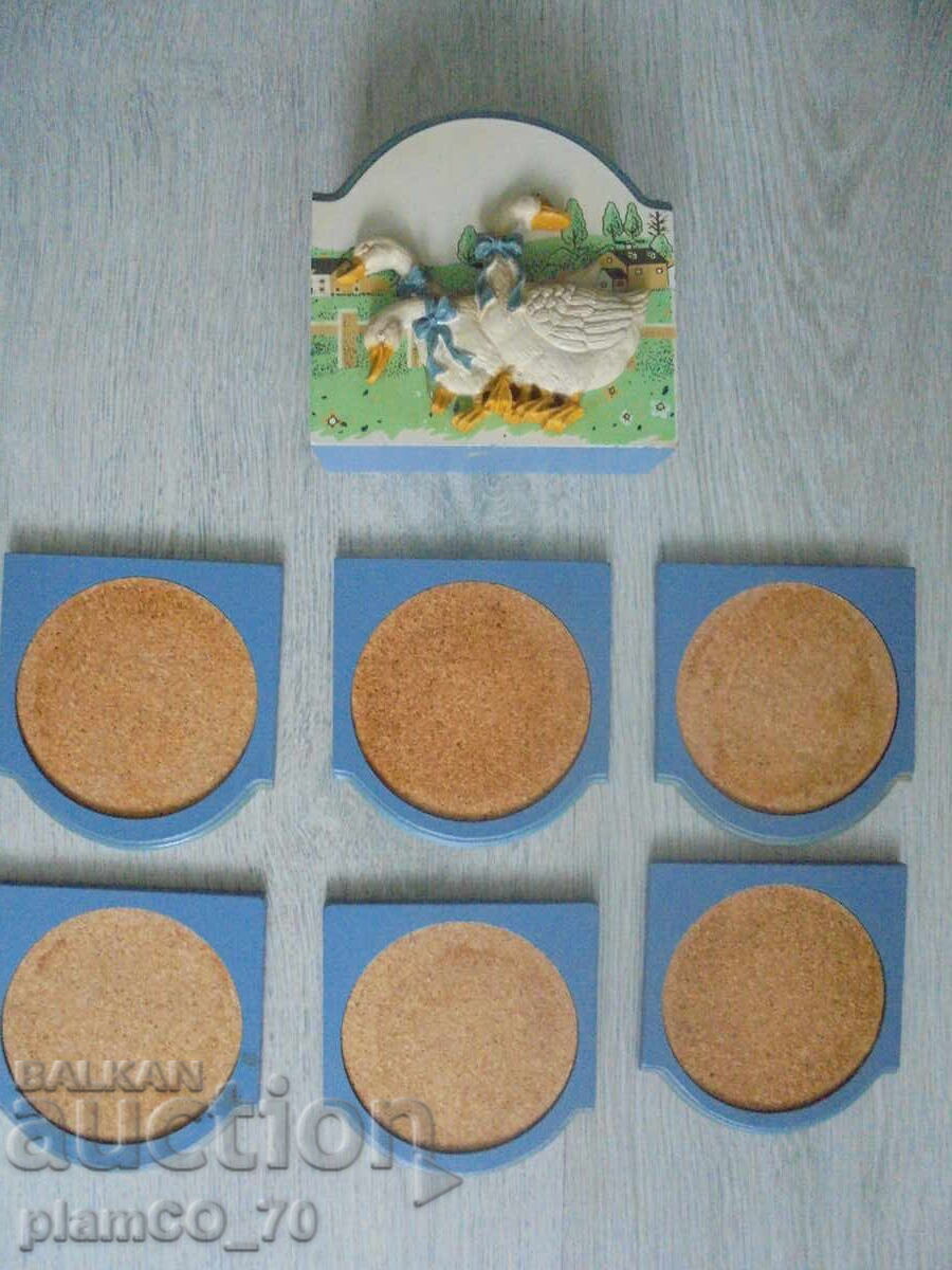 №*8119 σετ παλιών ρετρό σουπλά από ξύλο και φελλό