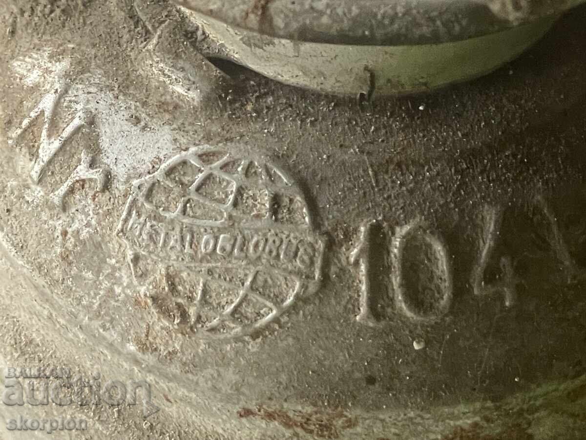 Delivery of Old gas lantern