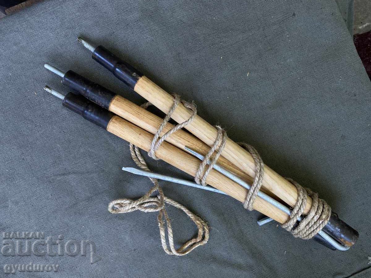 Ρέικι για μουσαμά με τιμή 8.00 BGN | € 4.09 Ρέικι για μουσαμά με τιμή 8.00 BGN | € 4.09