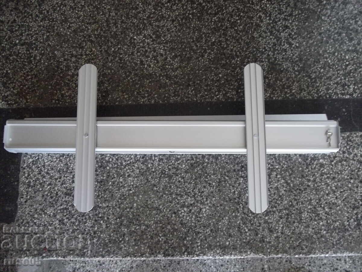 Licitație Ecran manual pentru proiector de perete (2000 mm - 840 mm)