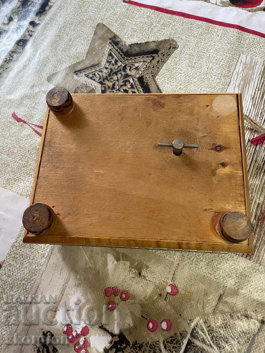 Old jewelry box with price € 11.20 | 21.91 BGN Old jewelry box with price € 11.20 | 21.91 BGN