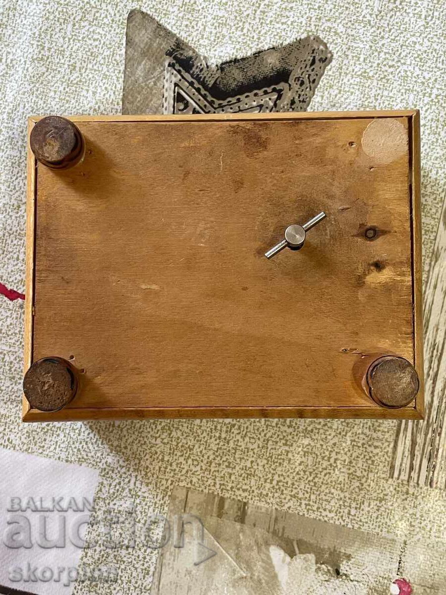 Old jewelry box - 7 Old jewelry box - 7