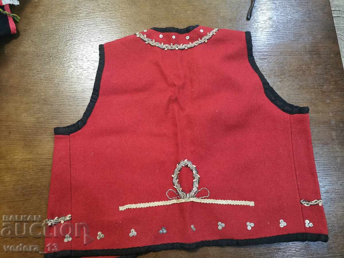 FOLK COSTUME - ELEC with price 45.00 BGN | € 23.01