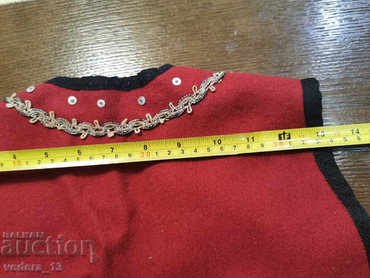 Auction  FOLK COSTUME - ELEC