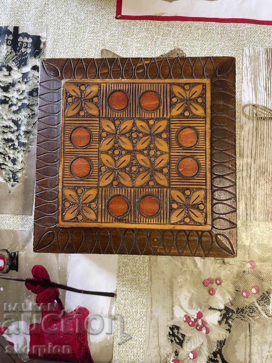 Cutie veche din lemn Cutie veche din lemn