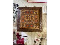 Cutie veche din lemn