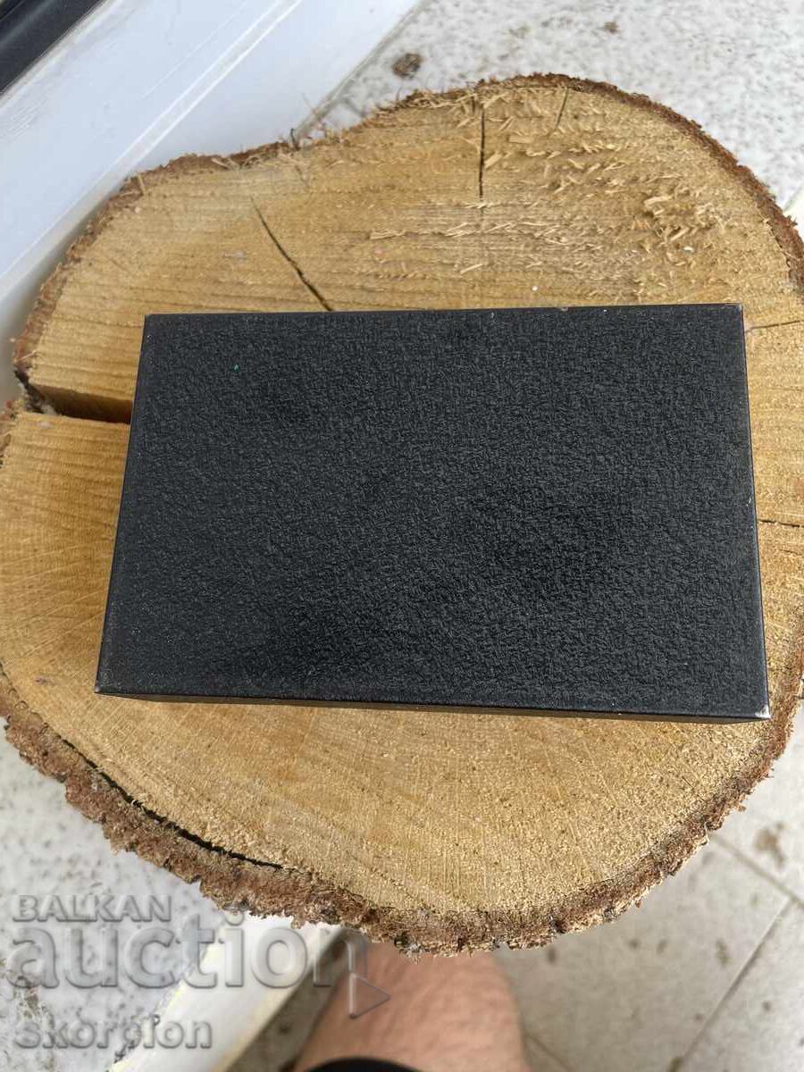 Delivery of Old tobacco box, or teaspoons