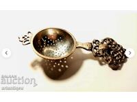 Sită metalică ritualică antică de la începutul secolului al XX-lea