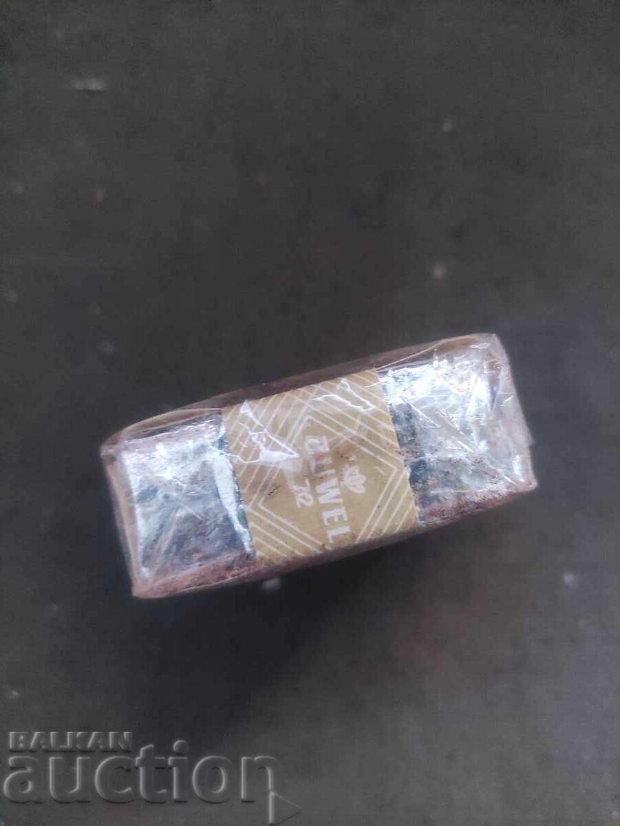 Licitație Țigări vechi JUWEL Bulgartabag RDG