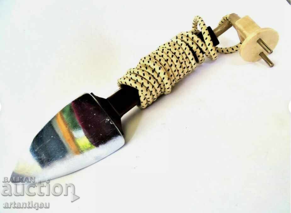 Δημοπρασία Αρχικό σοβιετικό μίνι ηλεκτρικό σίδερο - λειτουργικό Δημοπρασία Αρχικό σοβιετικό μίνι ηλεκτρικό σίδερο - λειτουργικό