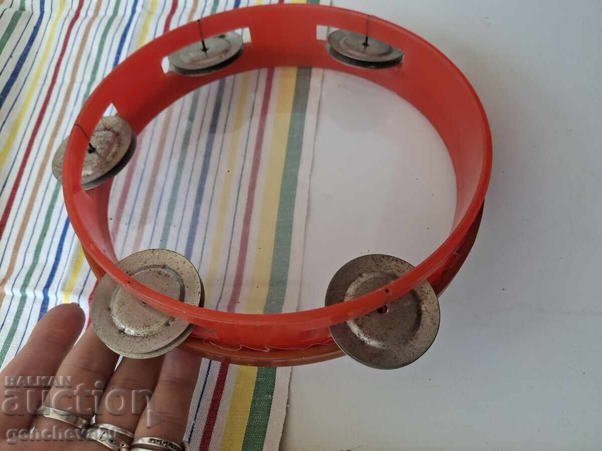 Livrarea Jucărie muzicală veche pentru copii, tamburină Livrarea Jucărie muzicală veche pentru copii, tamburină