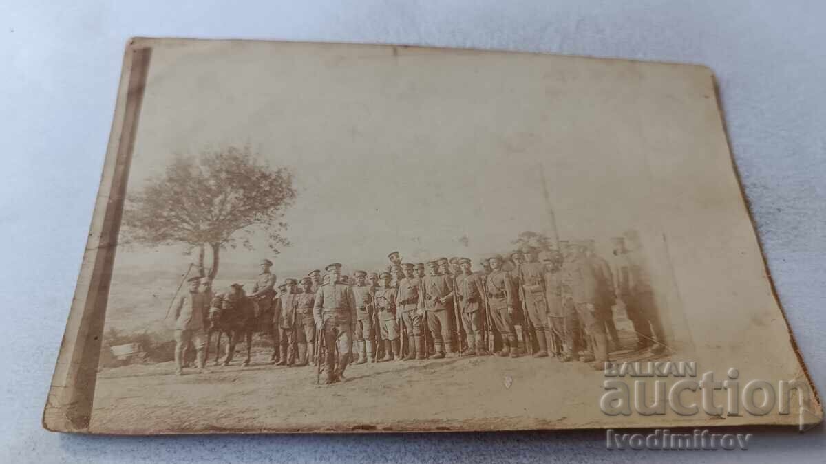 Φωτογραφία Αξιωματικοί και στρατιώτες στο μέτωπο Α' Π.Π. 1918