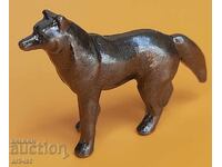 Метална миниатюра на куче