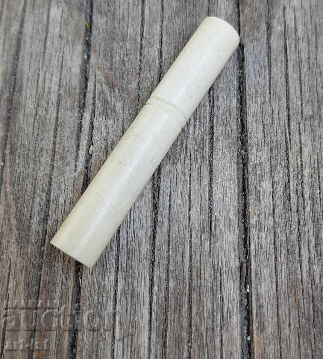 Доставка на Малка кутийка изработена от кост