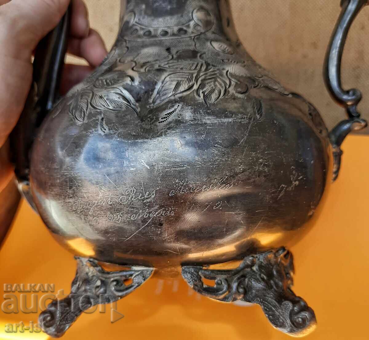 Auction  Victorian silver-plated teapot