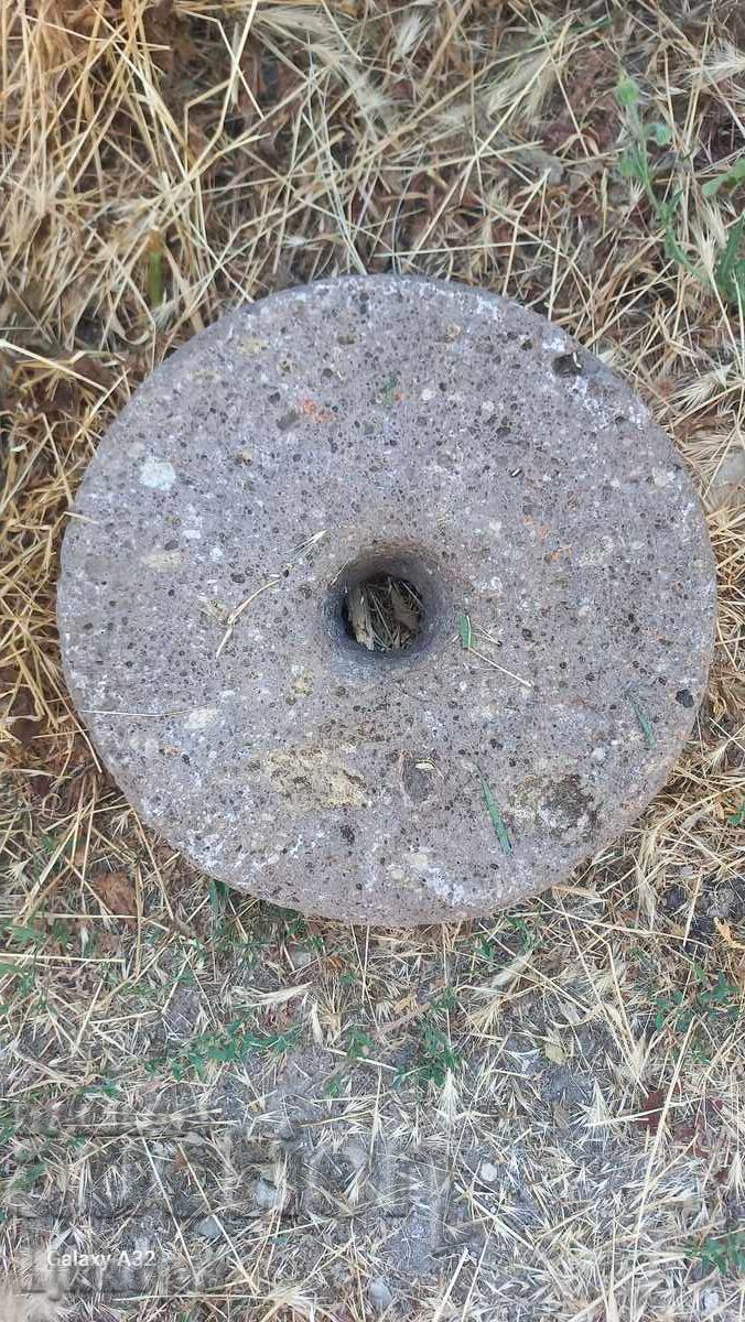 Licitație PIATRA CROMEL VECHE TAIATA