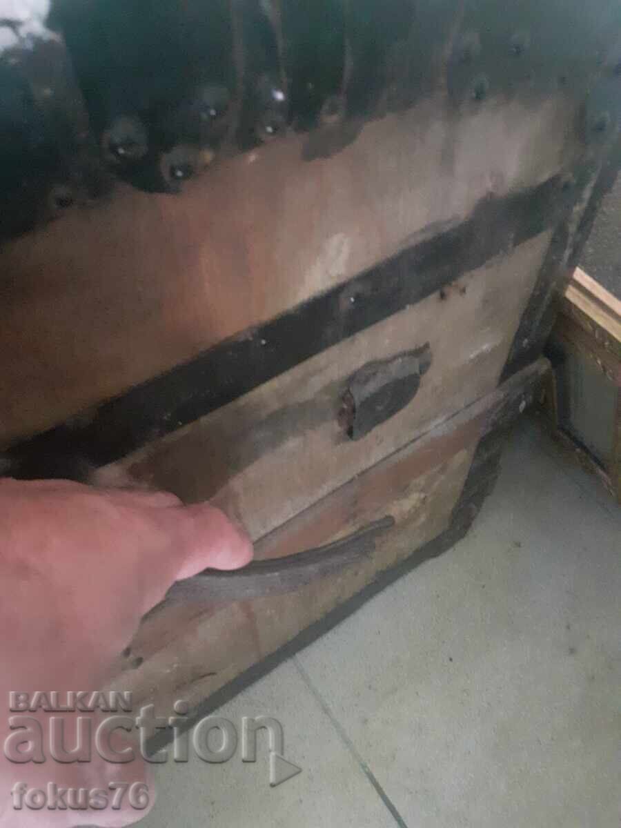 Cufăr antic mare, superb, cu etichetă - Hotel Bellevue - 6 Cufăr antic mare, superb, cu etichetă - Hotel Bellevue - 6