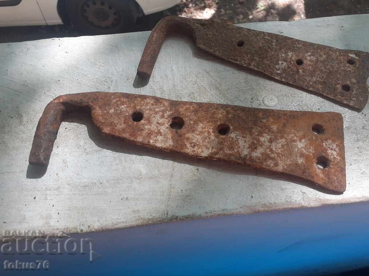 Παλιά σφυρήλατα μεντεσέδες για πόρτα με τιμή 19.00 BGN | € 9.71