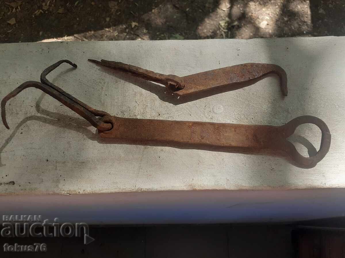 Vechi zăvoare forjate, zăvor, mânere pentru uși, porți