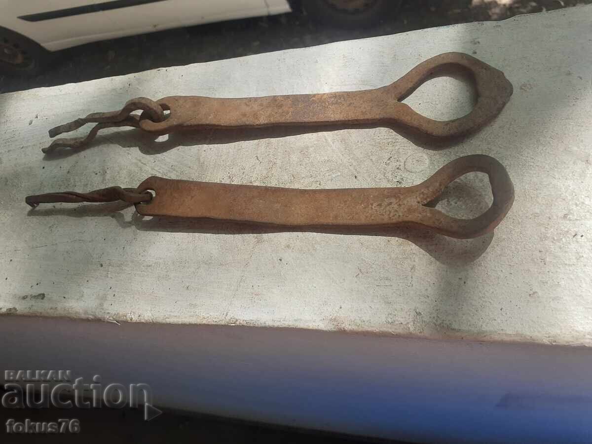 Vechi zăvoare forjate, zăvor, mânere pentru uși, porți cu preț 39.00 BGN | € 19.94