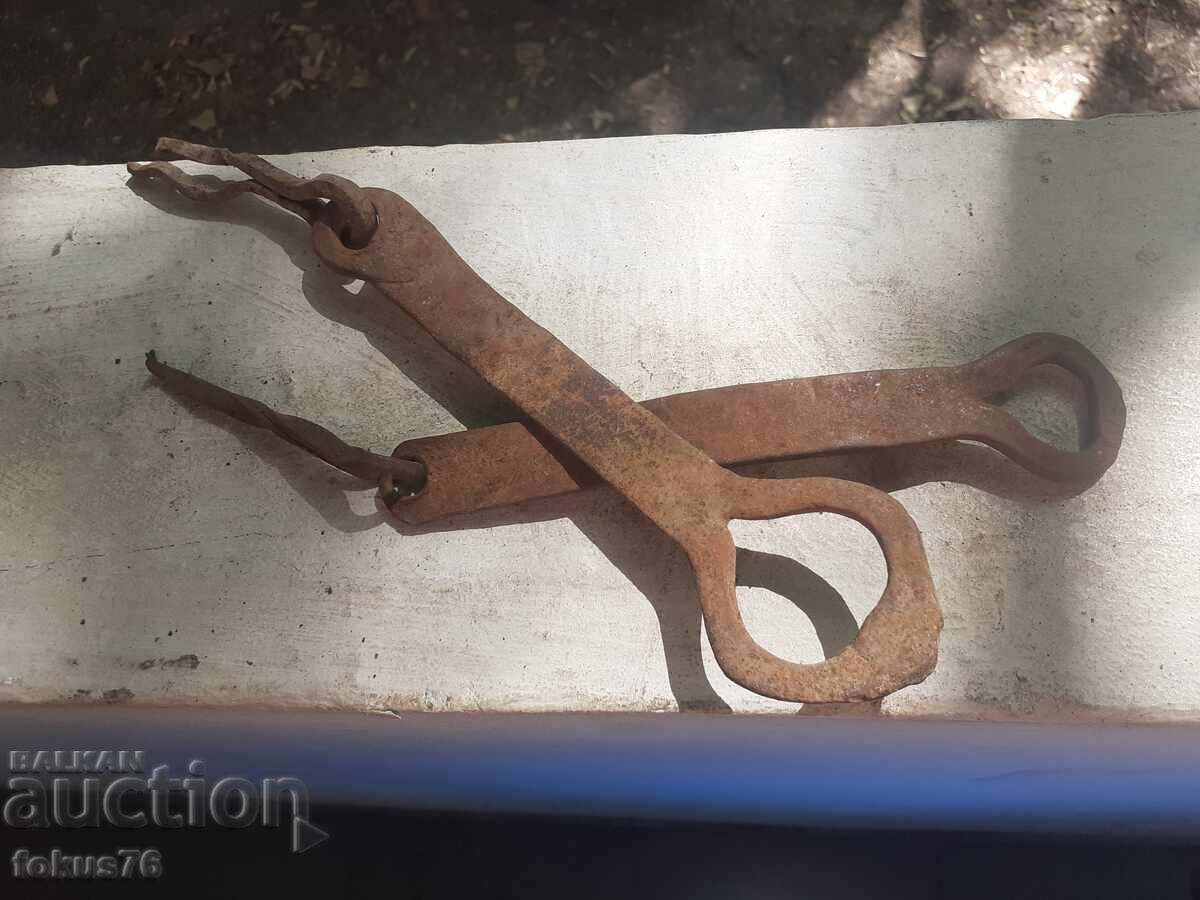 Livrarea Vechi zăvoare forjate, zăvor, mânere pentru uși, porți