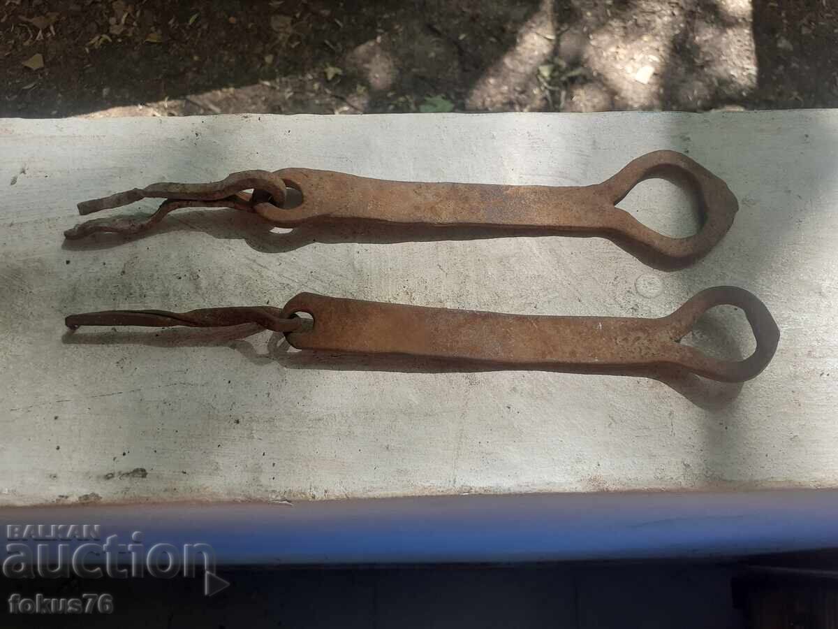 Vechi zăvoare forjate, zăvor, mânere pentru uși, porți