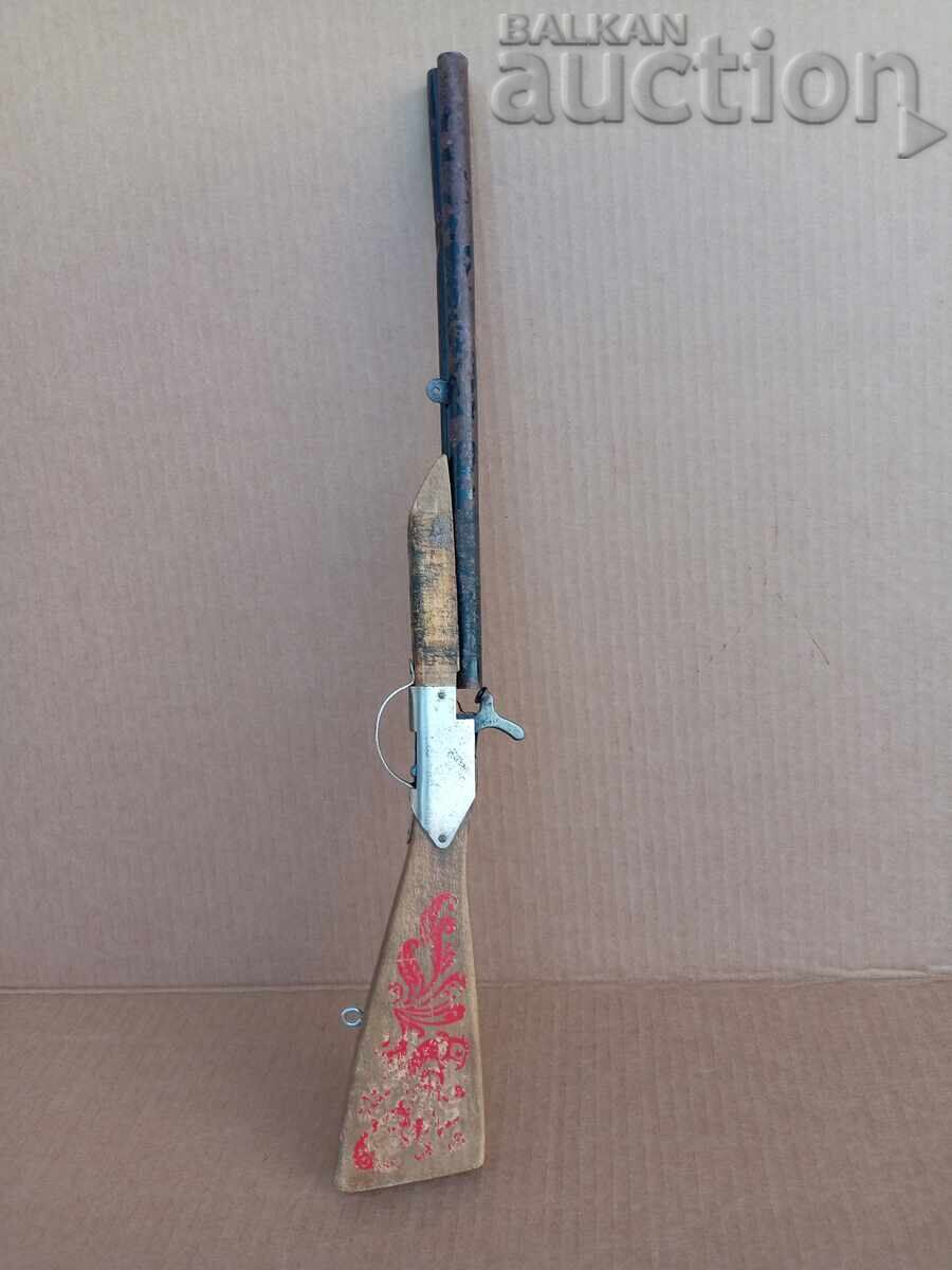 Hunting rifle tin toy 60s 70s with price 51.00 BGN | € 26.08