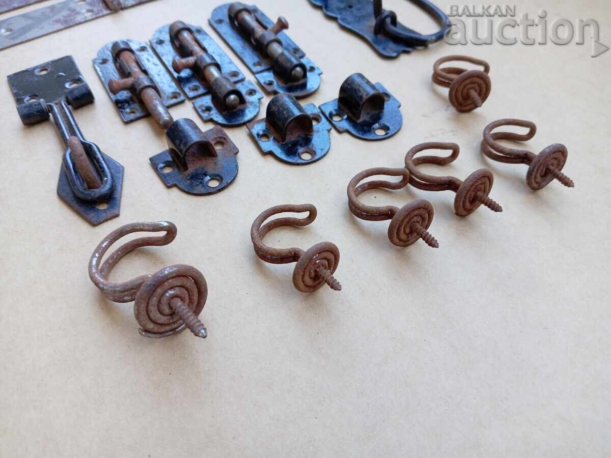 Umerașe retro zăvoare piese lot cu preț 41.00 BGN | € 20.96 Umerașe retro zăvoare piese lot cu preț 41.00 BGN | € 20.96