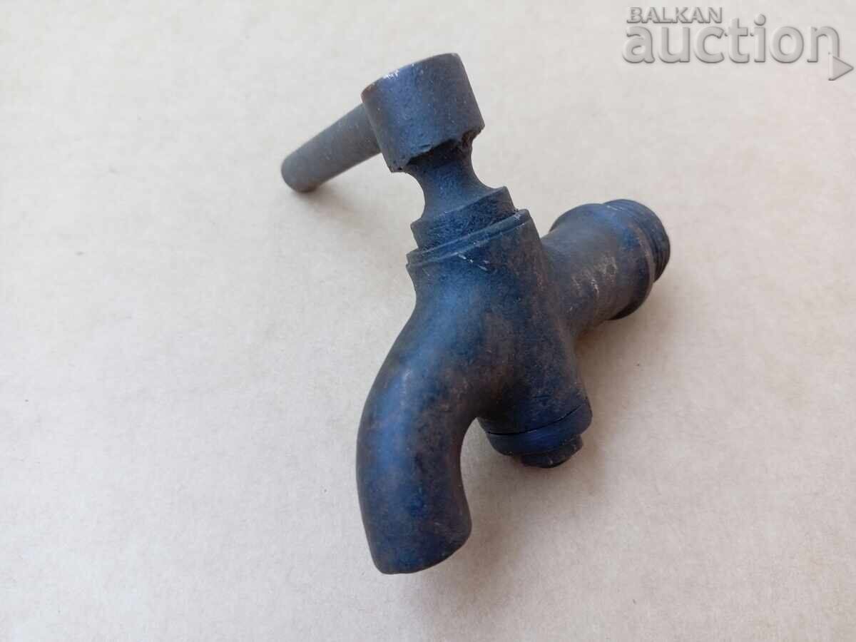 Παράδοση Αρχαίος μπρούτζινος βρύση βρυσάκι