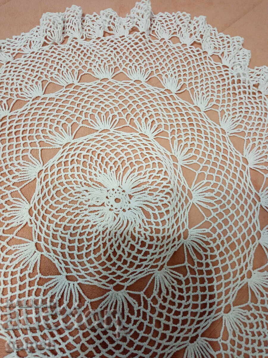 Auction  Tablecloth, CROCHETED - diameter 75 cm