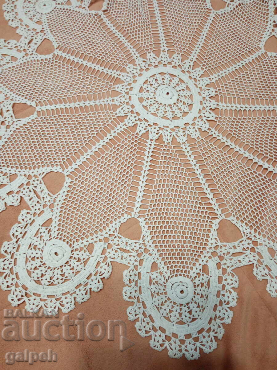 Auction  Tablecloth, CROCHETED - diameter 95 cm