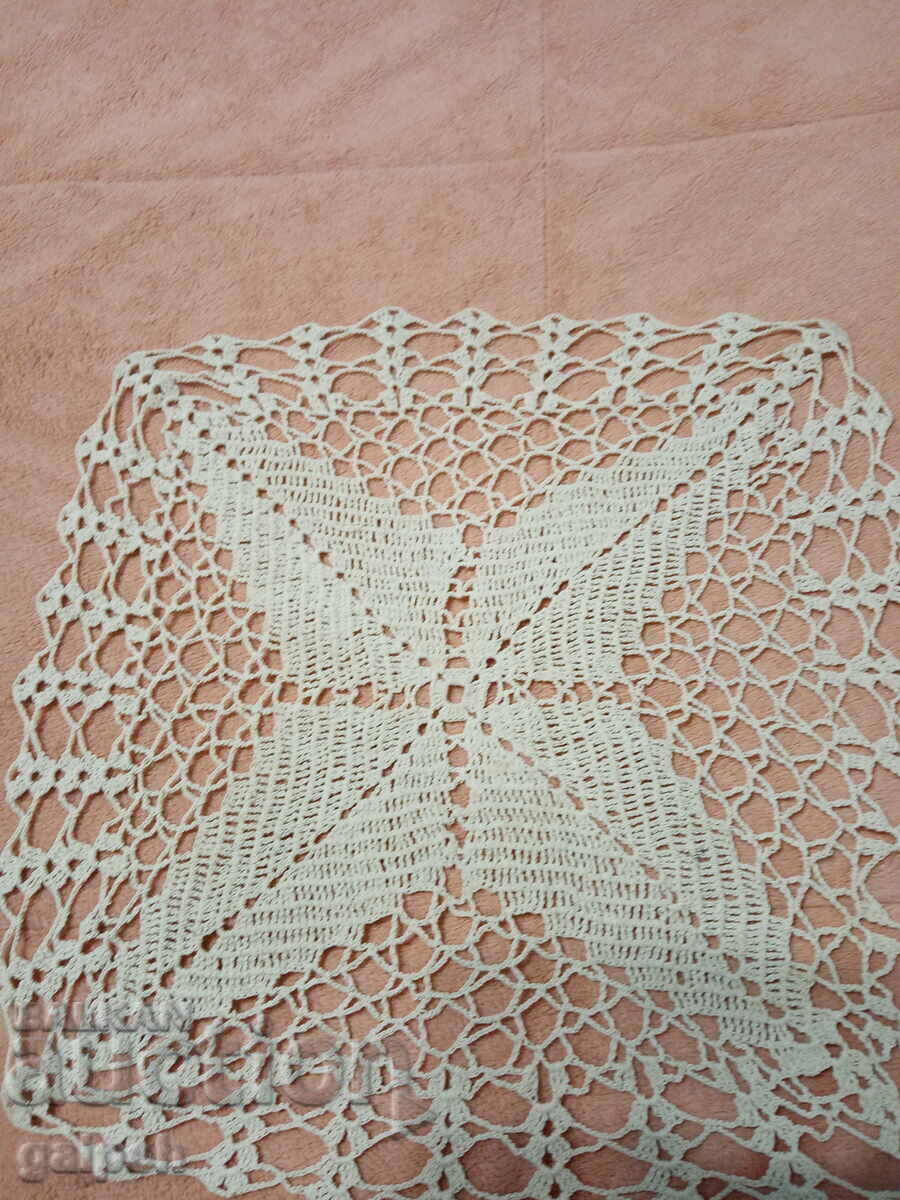 ȘERVETEL PE O SINGURĂ CROȘETĂ - 1 buc. - 32 pe 32 cm cu preț 13.00 BGN | € 6.65 ȘERVETEL PE O SINGURĂ CROȘETĂ - 1 buc. - 32 pe 32 cm cu preț 13.00 BGN | € 6.65