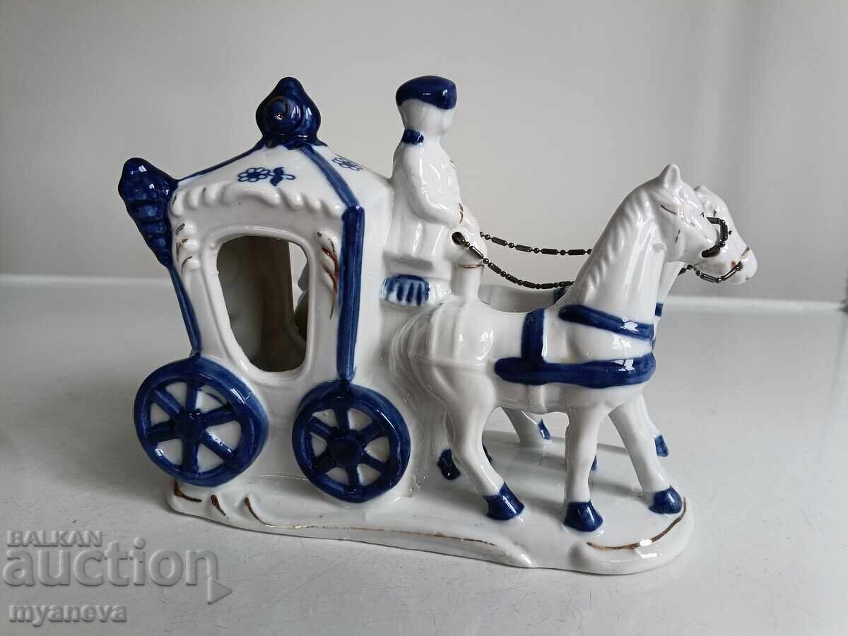 Statuetă de porțelan, englezească, cu prințesă în trăsură - 5