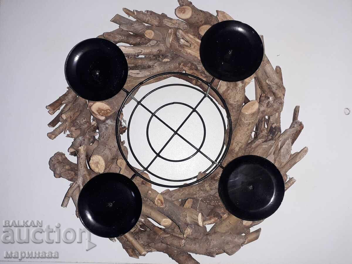 Доставка на ГОЛЯМ МАСИВЕН НОВ ВЕНЕЦ. СВЕЩНИК