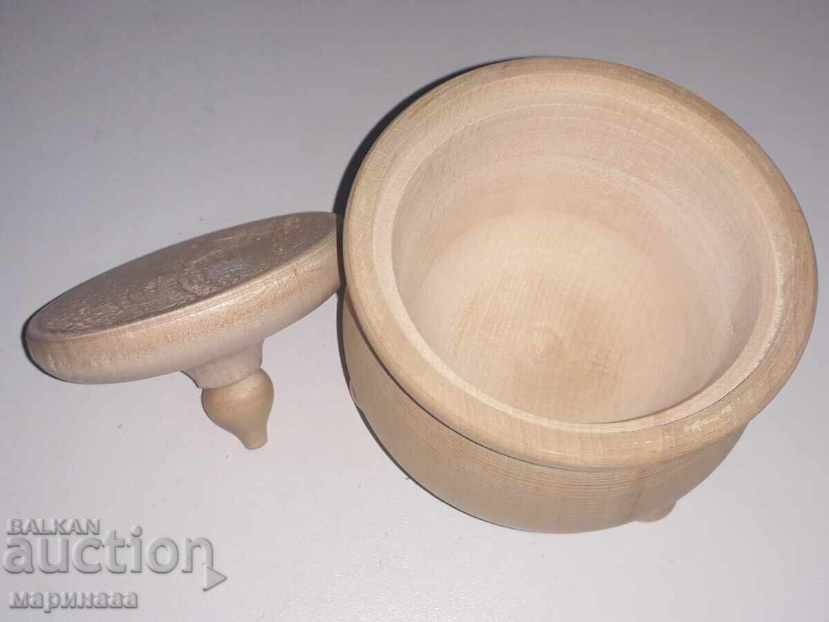 Auction  SUGAR BOWL. WOOD. MARKING