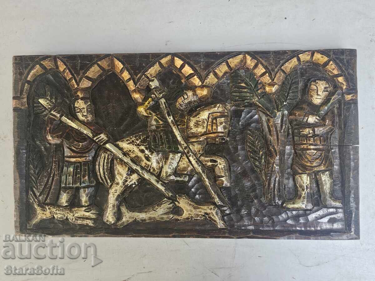 Παλιά μασίφ ξυλογλυπτική