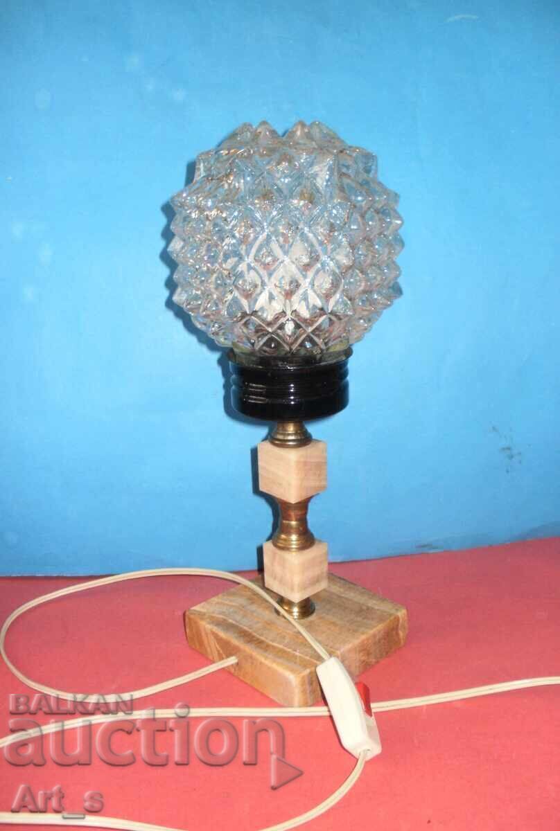 Стилна настолна винтидж мраморна лампа с глобус и h=35см с цена 34.99 лв. | € 17.89