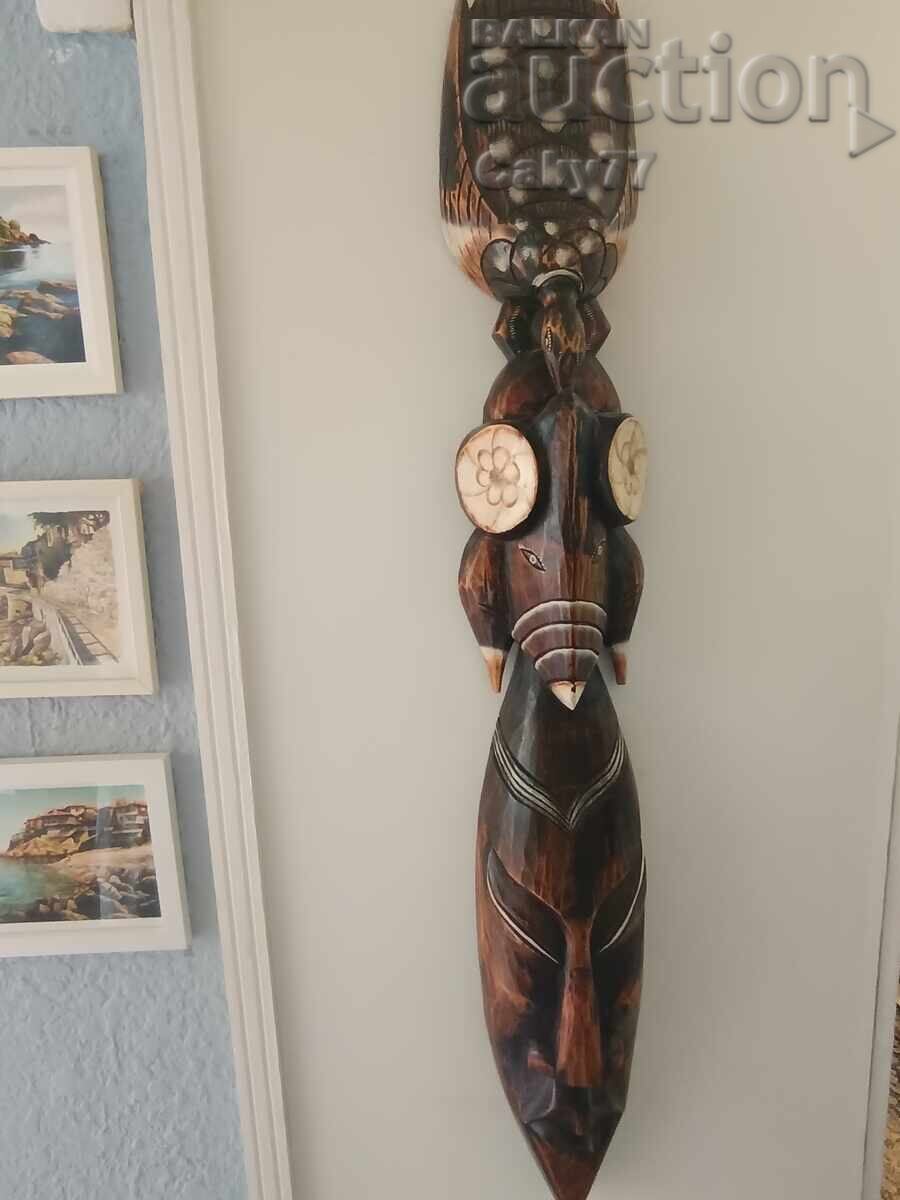 Африканска маска.1 метър височина