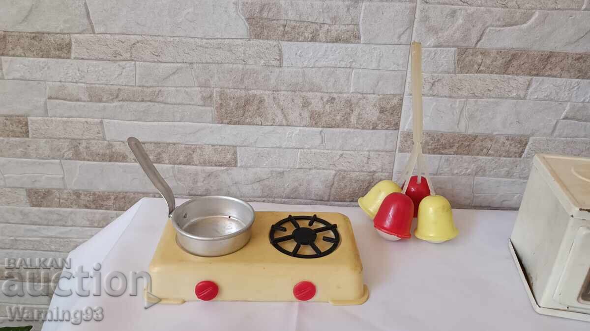 Delivery of LOT of old toys from the socialist era - stove, hob, and more
