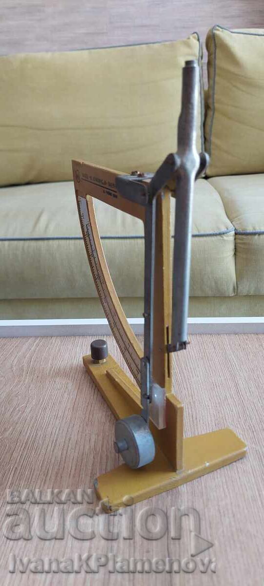 Auction  Vintage scale from the socialist era for collectors