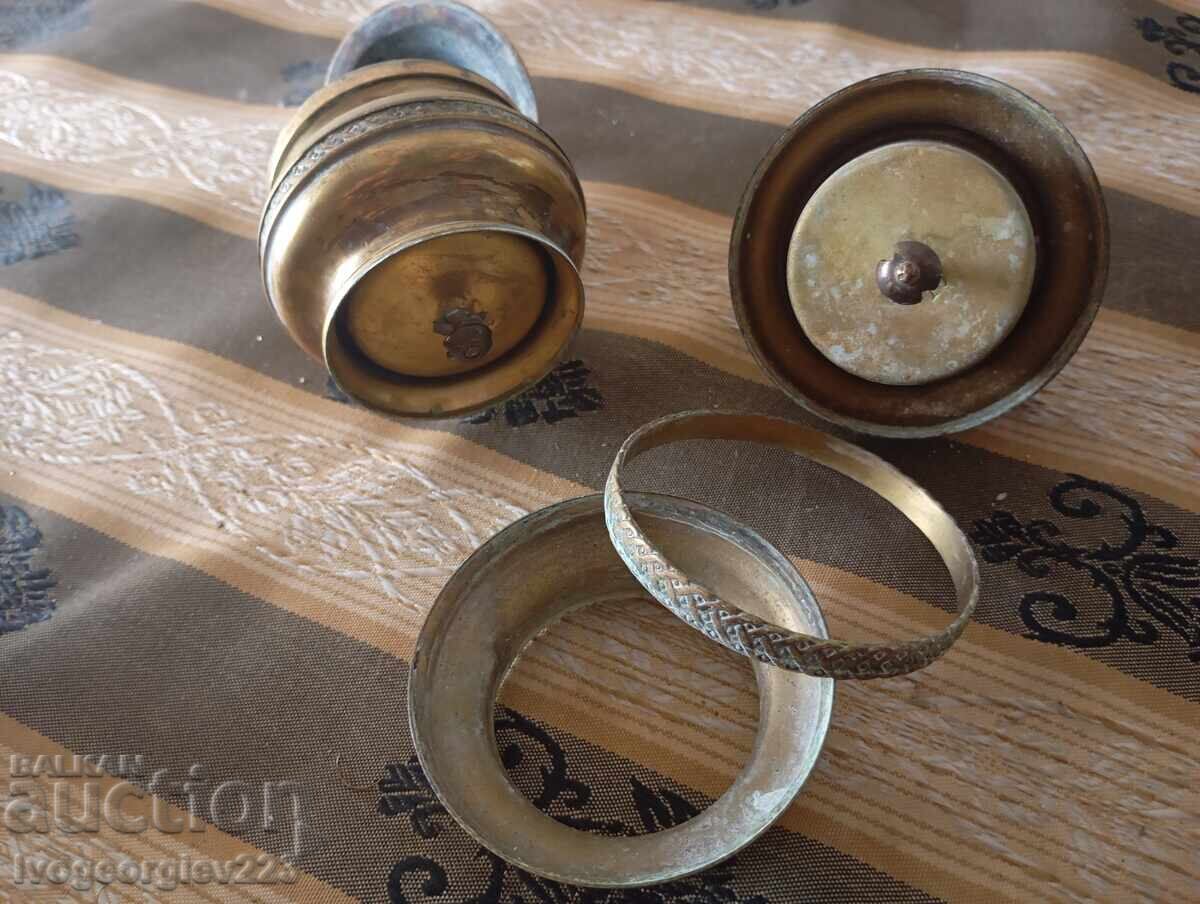 Livrarea Două rezervoare pentru cerneală Livrarea Două rezervoare pentru cerneală