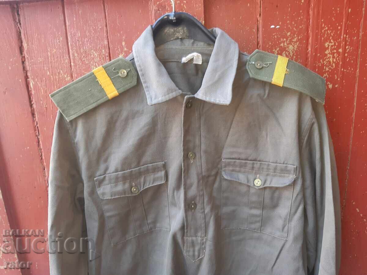 Jachetă veche de sergent, uniformă - BNA, NRB cu preț 13.99 BGN | € 7.15