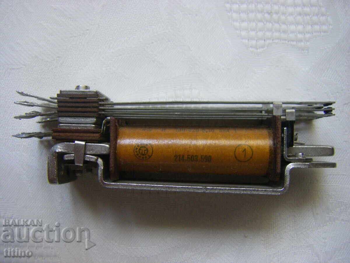 Releu cu plăci de contact placate cu aur cu preț € 2.50 | 4.89 BGN