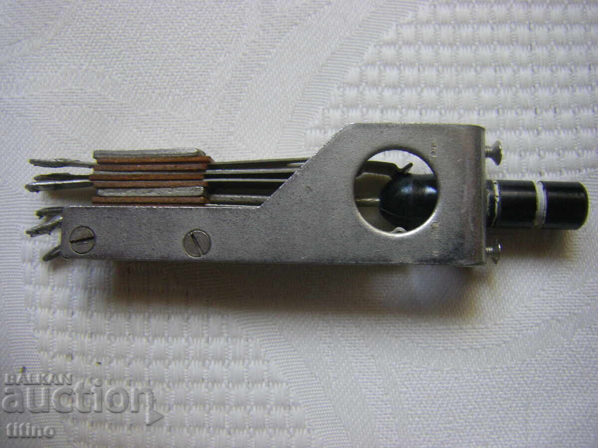 Electric button military production with contact plates with price 3.00 BGN | € 1.53