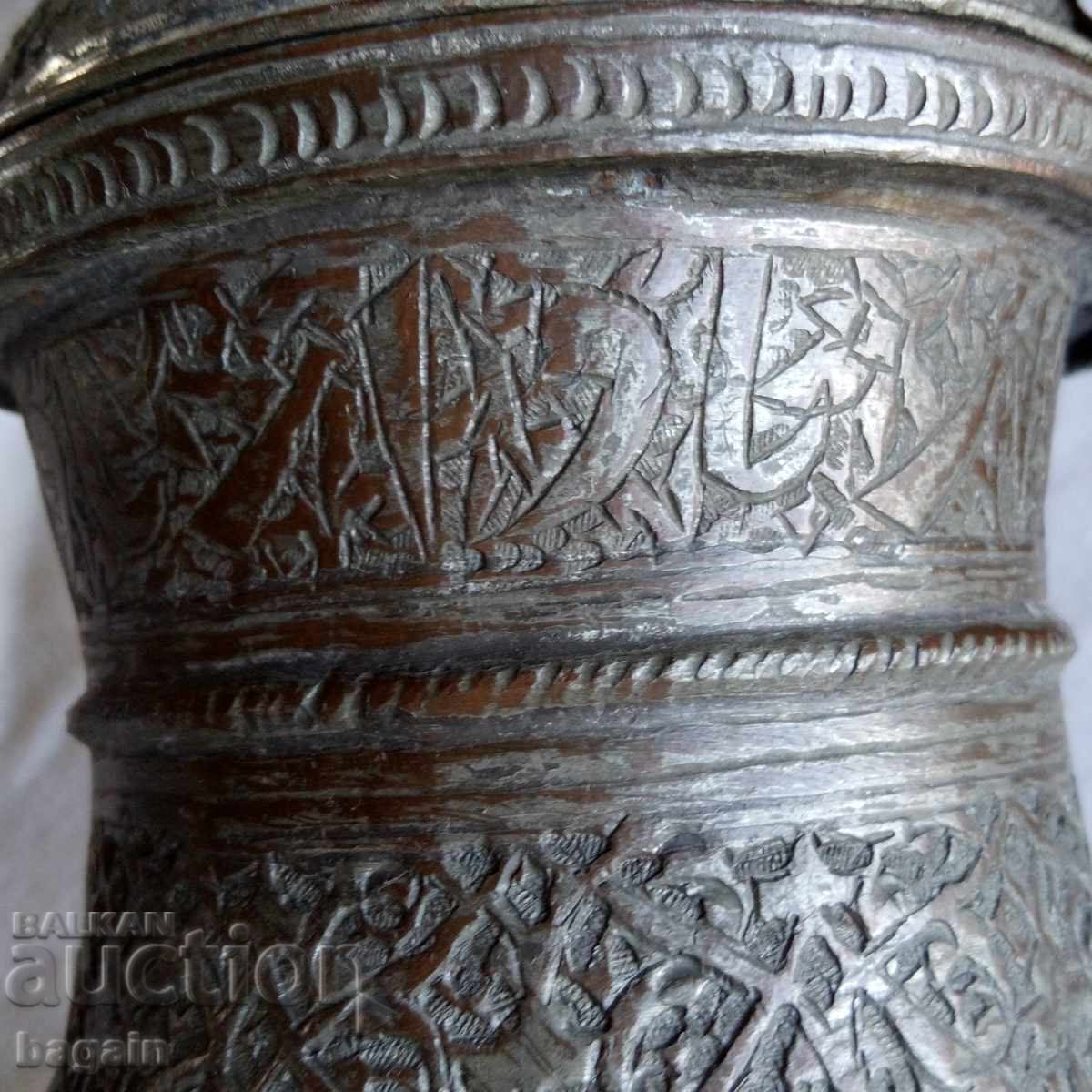 Аукцион Старинен индо-персийски съд.